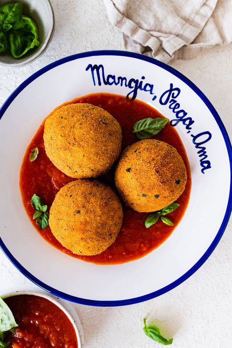 Best Sicilian Arancini Recipe (Italian Rice Balls) - CucinaByElena Arancini Recipe Italian, Italian Rice Balls, Arancini Recipe, Sicilian Food, Entertaining Appetizers, Italian Rice, Pizza Appetizers, Italian Gourmet, Recipe Italian