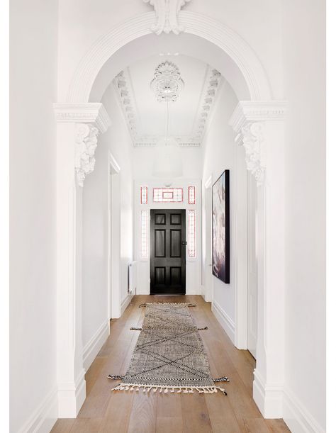 House In Australia, Victorian Hallway, Hm Home, Edwardian House, Hallway Designs, Heritage House, Modern Victorian, Entry Hallway, Brick Building