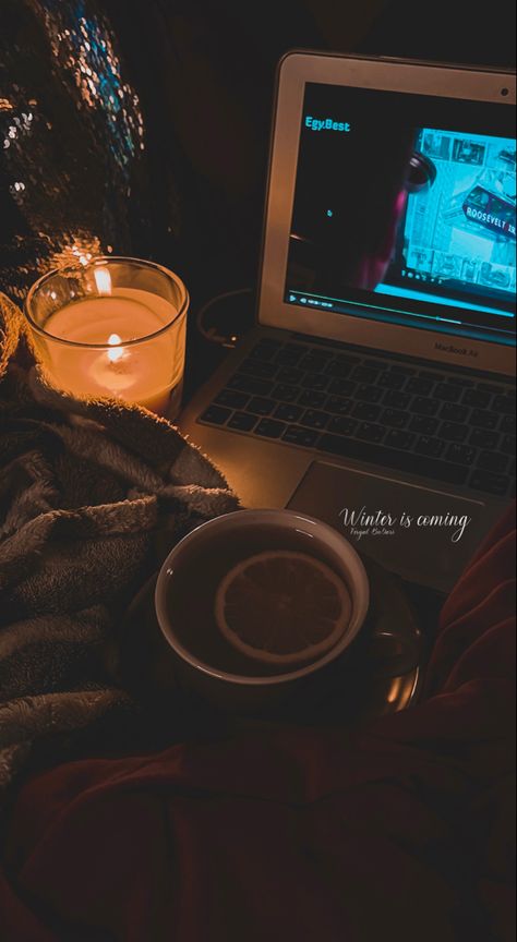 Hot Coffee Aesthetic Night, Autumn Night Aesthetic Cozy, Cozy Story Instagram, Cozy Winter Night Aesthetic, Night Movie Story Instagram, Winter Night Snap, Cozy Night At Home, Movie At Home Aesthetic, Night Candle Aesthetic