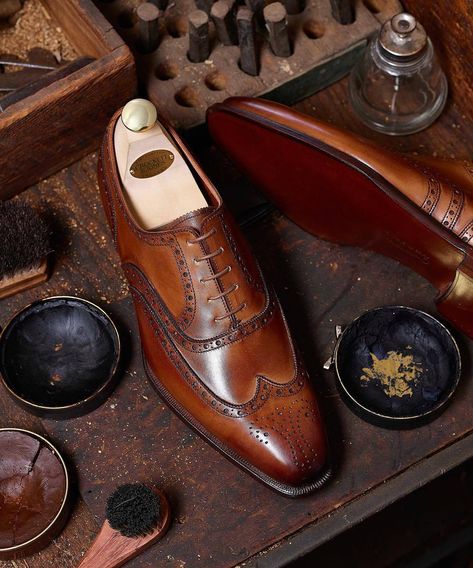 Beautiful Crockett & Jones brogues with natural patina Cleaning Shoes, Cozy Shoes, Bespoke Shoes, Shoes Photography, Shoe Polish, Shoes Photo, Shoe Inspiration, Elegant Shoes, Mens Shoes Boots