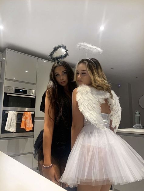 Costume Halloween Duo, Angel Halloween Costumes, Halloween Duos, Kostum Halloween, Kostuum Halloween, Cute Group Halloween Costumes, Classy Halloween Costumes, Matching Halloween Costumes, Bff Halloween Costumes