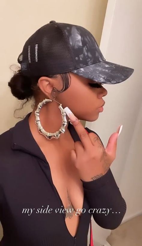 Hat With Ponytail Black Women, Hat Ponytail Hairstyles, Ponytail With Hat, Weave Ponytail Hairstyles, Swag Girl Style, Baddie Hairstyles, Girl Hair, Pretty Selfies, Black Girls Hairstyles