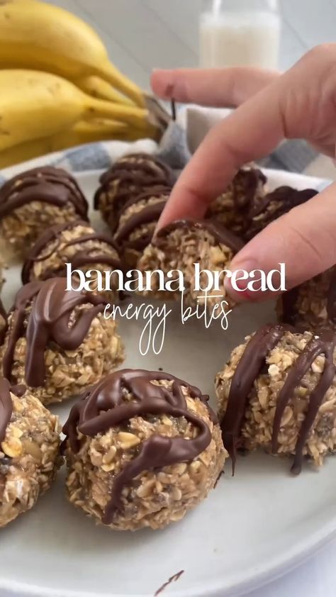 Peanut Butter Banana Energy Balls | Easy No Bake Healthy Desserts No Bake Healthy Desserts, Banana Energy Balls, Banana Energy, No Bake Healthy, Healthy Desserts For Kids, Healthy Baking Desserts, Bake Healthy, Banana Snacks, Easy No Bake