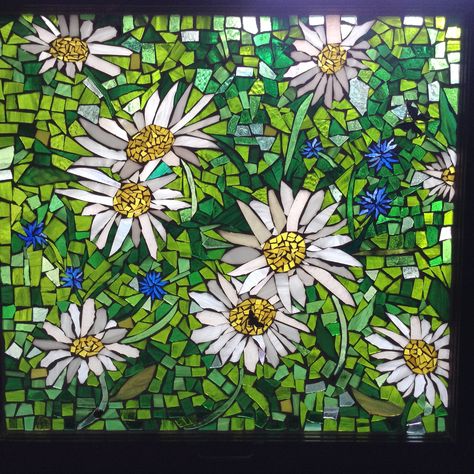 Daisies mosaic window Daisy Mosaic, Mosaic Window, Mosaic Garden Art, Old Windows, Mosaic Garden, Stained Glass Mosaic, Stained Glass Art, Garden Art, Starry Night