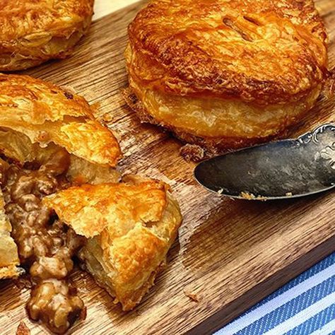 New Zealand Meat Pie Recipe, Wagyu Ground Beef, Wagyu Recipes, Wagyu Beef Recipe, Meat Pie Recipe, Meat Pies, Beef Meat, Cheese Pies, Pie Tops