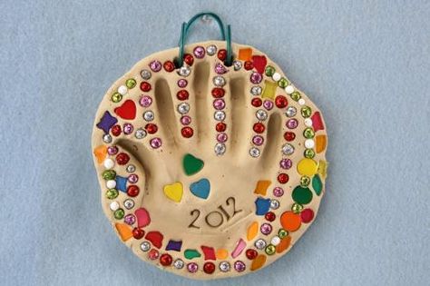 Clay Handprints | Sophie's World Preschool Clay Ideas, Air Clay Handprint, Air Dry Clay Fathers Day Ideas, Mothers Day Air Dry Clay Crafts, Preschool Air Dry Clay Projects, Air Dry Clay Preschool, Clay Handprint Ideas, Air Dry Clay Mothers Day Gifts, Kids Air Dry Clay Projects