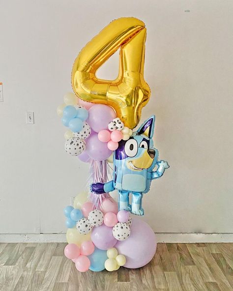 Bluey Balloons Arrangement 🐶💙 Weeks ago I finally had the opportunity to create a design with the popular Bluey theme in pastel colors… | Instagram Bluey Balloon Decor, Bluey Balloon Bouquets, Bluey Birthday Centerpieces Diy, Bluey Birthday Balloons, Bluey Photoshoot, Bluey Balloon Garland Ideas, Twin Birthday Themes, Fiesta Bluey, Balloons Design