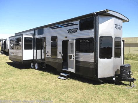 12 Must-See 3 Bedroom RVs (With Videos and Pricing) - RV Owner HQ 2 Bedroom Travel Trailer, 3 Bedroom Rv Floorplan, Rv With Bunkhouse, 3 Bedroom Rv, Destination Trailers Living, Rv House, Bedroom 2022, Bedroom Ideas Pinterest, Grand Design Rv