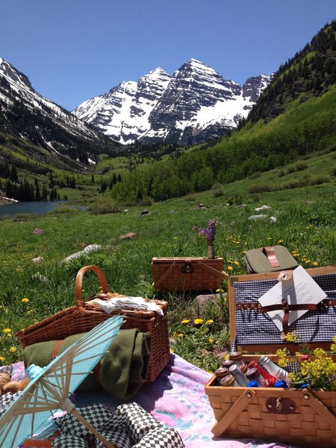 A picnic at the Maroon Bells packed by Chef David Viviano and styled by our friends at Gold Leaf Event Design and Productions? Pretty much our version of the perfect afternoon.‪‬ Picnic Aesthetic Mountains, Farmer Aesthetic, Mountain Picnic, Summer Date Ideas, Adventure Core, Taurus Season, Calming Room, Crystal City, Maroon Bells