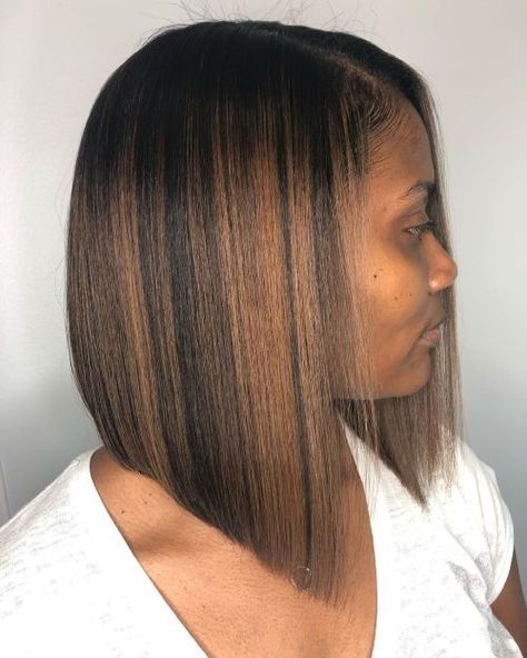 Fall Bob Hair Color 22 Ideas for Black Women Black Bob With Brown Highlights, Bob With Highlights Black Women, Fall Bob Hair Color, Fall Bob, Shoulder Length Bob Haircut, Bob With Highlights, Bob Hair Color, Trendy Bob Hairstyles, Textured Curly Hair