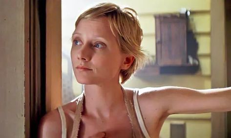 Anne Heche Short Hair, Jonathan Glazer, Donnie Brasco, Anne Heche, Wag The Dog, Short Spiky Hairstyles, Life In Pictures, Sandra Oh, Show Dance