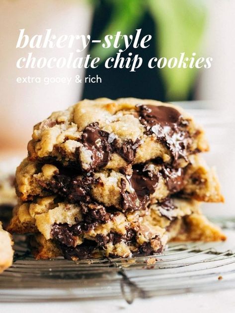 Bakery Style Chocolate Chip Cookies, Butternut Bakery, Cookies Chewy, Levain Bakery, Soft Sugar, Best Bakery, Treats Recipes, Chocolate Wafers, Best Chocolate Chip Cookie