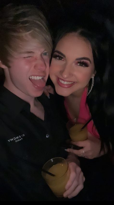 sam and katrina Sam And Katrina, Katrina Stuart, Sam Golbach, Sam And Cat, Cutest Couple Ever, Sam And Colby, Good Grades, Colby, Celebrities