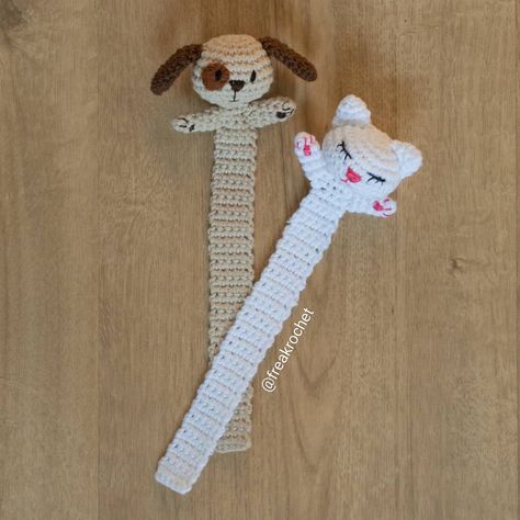 141 Me gusta, 29 comentarios - Freakrochet (@freakrochet) en Instagram: "📚 MARCAPÁGINAS 📚 ¿Que sois más de perros 🐶🐩🐕 o 🐱🐈 gatos? Si no os decidís, no pasa nada, hacéis…" Amigurumi Bookmark, Bookmark Crochet Tutorial, Bookmark Easy, Christmas Crafts Sewing, Kat Haken, Bookmark Crochet, Patterns For Kids, Crochet Bookmark Pattern, Crochet Bookmark