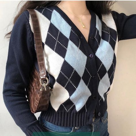 be53ee61104935234b174e62a07e53cfdesc42624556ri Steampunk Casual, Plaid Sweater Coat, Geometric Cardigan, Retro Cardigans, Argyle Cardigan, The Cardigans, Plaid Sweater, England Fashion, Moda Boho