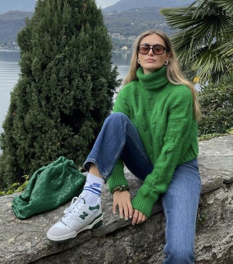 Jeans And Sweater, Sneaker New Balance, New Balance Outfit, 7 Jeans, Foto Poses, Mode Inspo, Autumn Outfit, Green Sweater, Zurich