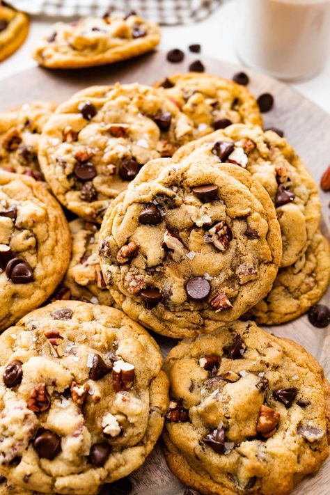 Maple Pecan Chocolate Chip Cookies - Two Peas & Their Pod Pecan Chocolate Chip Cookies, Maple Chocolate, Peas Recipes, Pecan Chocolate, Maple Cookies, Coffee Canvas, Salty Cookies, Chocolate Chip Pecan Cookies, Pie Easy