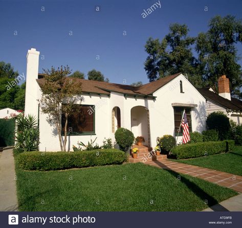 white stucco house with a red tile roof ... Small Stucco House, Small House Colors, Red Tile Roof, White Stucco House, Small House Inspiration, Stucco House, House Plans With Photos, Tile Roof, Mediterranean House Plans