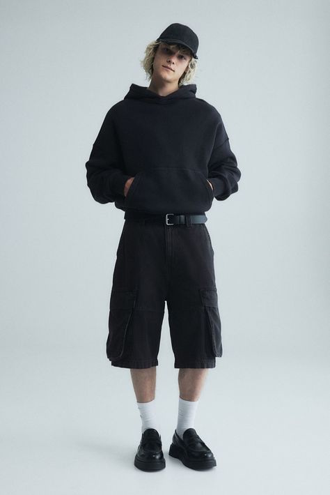 H and M 2024 Men Skater Style 012 Skater Boys Style 90s, 90s Skater Style, 90s Skater Fashion, Skater Fashion, Denim Cargo Shorts, H And M, Worker Jacket, Denim Cargo, Knee Length Shorts