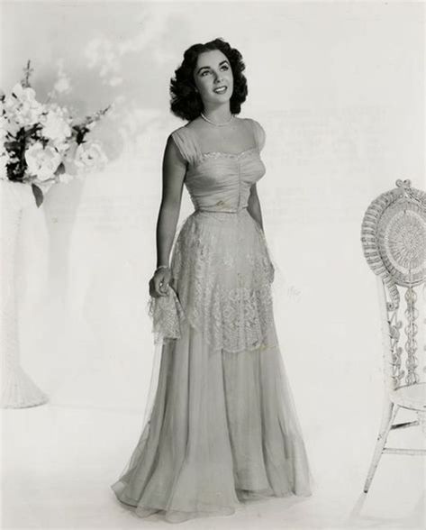 A Date With Judy, Elizabeth Taylor Style, Hollywood Gowns, Helen Rose, Hollywood Golden Era, Taylor Outfits, Vintage Hollywood Glamour, Hollywood Costume, Rose Fashion