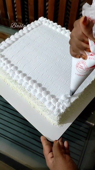 Birthday Cake Decorating Ideas, Rectangle Cake, Flower Cakes, Birthday Cake Topper Printable, Cake Decorating Ideas, Forest Cake, Creative Birthday, A Birthday Cake, Birthday Cake Decorating