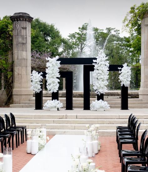 Mirco Wedding Decor, Black Altar Wedding, All Black Wedding Ceremony Decor, Sheek Wedding Decor, Black And White Aisle Decorations, Off White Wedding Decor, Black White And Gold Wedding Ceremony, Black Wedding Aisle Decor, Outdoor Wedding Black And White