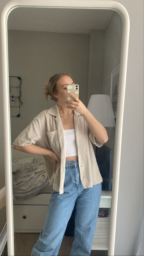 White top beige oversized shirt wide leg jeans hair clip outfit Beige Shirt And Jeans Outfit, Beige Oversized Shirt Outfit, Beige Wide Leg Jeans Outfit, Hair Clip Outfit, Beige Oversized Shirt, White Oversized Shirt Outfit, Shirt Jeans Outfit, Wide Leg Outfit, Oversized Shirt Outfit