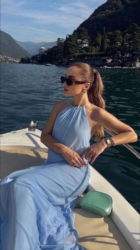 Old Money Beach Aesthetic Outfit, Sun Protective Outfits, Portofino Italy Outfit, Blue Old Money Outfits, Beach Classy Outfit, Italian Summer Outfits Classy, Boat Outfit Women, Old Money Beach Outfit, Yacht Dress