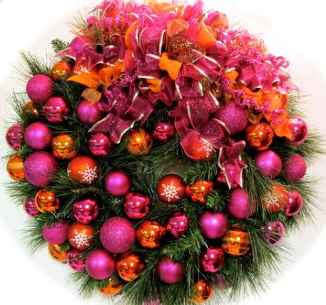 Orange + Pink •~• Christmas wreath Christmas Wreath Pink, Pink Christmas Wreath, Orange Christmas, Traditional Christmas Decorations, Bright Christmas, Outdoor Holiday Decor, 3d Christmas, Orange And Pink, Holiday Colors