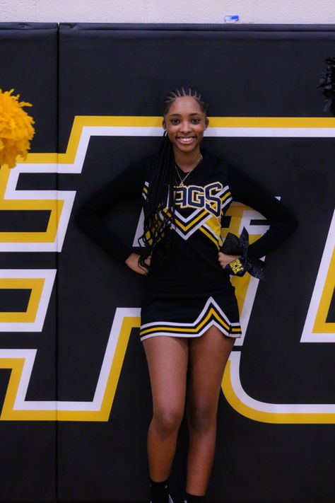 cheerleader poses Yellow Cheerleader Uniform, Cheerleader Pictures, Cheerleader Poses, Cheerleader Aesthetic, Basketball Cheerleading, Basketball Cheer, Black Cheerleaders, Cheer Extreme, Basketball Cheers