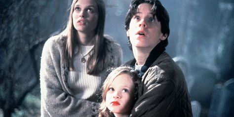 Hocus Pocus Star Vinessa Shaw Would Love to Return for Disney+ Sequel | PEOPLE.com Allison Hocus Pocus, Hocus Pocus Cast, Omri Katz, Vinessa Shaw, Halloween Cast, Max Dennison, Kathy Najimy, Hocus Pocus 1993, Hocus Pocus Movie