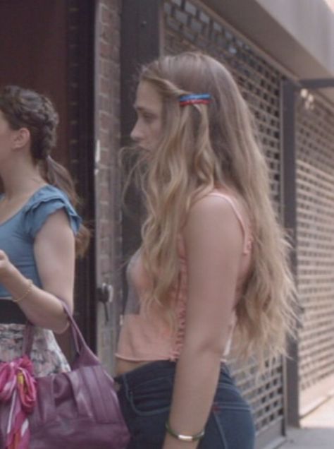 Jessa johansson hbo girls jemima kirke Jemima Kirke Aesthetic, Jessa Johansson Aesthetic, Jemima Kirke Street Style, Jessa Johansson Style, Jessa Girls Outfits, Jessa Girls Style, Jemima Kirke Hair, Jessa From Girls, Millennial Core