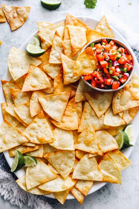 Salsa Aesthetic, Homemade Tortilla Chips, Homemade Tortillas, Chips And Salsa, Tortilla Chips, Salsa, Chips, Ethnic Recipes