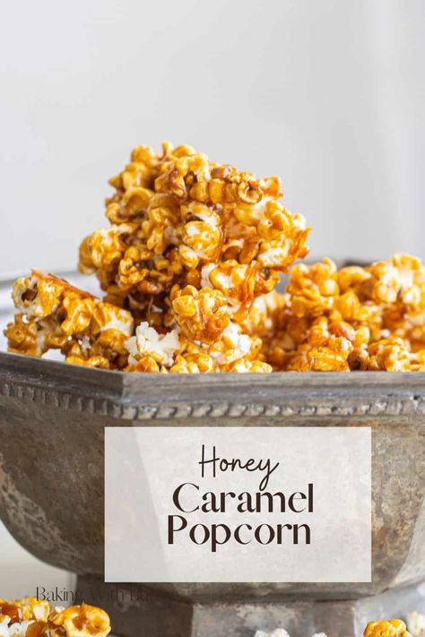 Easy Honey Caramel Popcorn Carmel Popcorn Recipe, Popcorn Recipes Sweet, Caramel Corn Recipe, Honey Popcorn, Popcorn Recipes Easy, Caramel Corn Recipes, Popcorn Recipes Caramel, Simple Eating, Honey Caramel