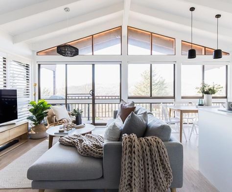 Explore this elegant renovated ski retreat in Jindabyne Sofa For Small Spaces, Minimalist Dekor, Coast House, Deco House, Australian Style, Sofas For Small Spaces, Luxury Ski, Design Blogs, Trendy Living Rooms