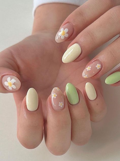 light green and yellow nails with flowers Nail Ideas For Short Nails French Tips, Non Acrylic Nail Ideas Short Summer, Nail Ideas Not Acrylic Short, Cute Builder Gel Nails, Short Nail For Summer, Classy Pastel Nails, Nails Trending 2024, Traveling Nails Ideas, Nails Summer 2024 Trends Short