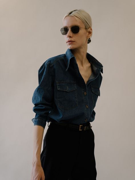 Classic Denim Shirt (Final Sale) - Verafied New York Denim Button Shirt Outfit, Outfits With Denim Shirts Women, Jeans Button Down Shirt Outfit, Black Shirt And Blue Jeans Outfit, Tomboy Chic Outfits Street Style, Dark Denim Shirt Outfit, Denim Shirt And Jeans Outfit, Blue Button Down Outfit, Shirt Denim Outfit