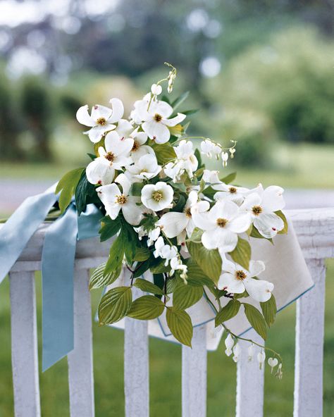 A Floral Trend We're Loving: Dogwood Wedding Bouquets Martha Stewart Weddings Flowers, Unique Wedding Bouquet, Country Flowers, Garden Bouquet, Dogwood Blossoms, Flower Cottage, Succulent Bouquet, Fleur Design, Dogwood Flowers