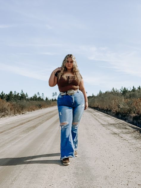 Curvy Western Fashion, Western Outfits Women Midsize, Rodeo Outfits Plus Size, Buckle Jeans Outfits, Western Plus Size Outfits, Cowgirl Outfits Plus Size, Curvy Western Outfits, Curvy Cowgirl Outfits, Cowgirl Baddie