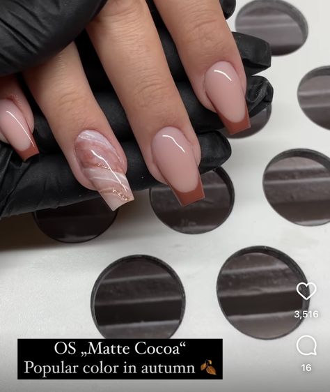 Mail Inspo Square Medium, Classy Almond Nails Ideas Fall, Clear Dip Nails With Design, Autumn Classy Nails, Nude Nails With Design Square, Short Nails Ideas Brown, Cute Brown Acrylic Nails, Square Medium Nails Acrylics, Simple Nail Acrylic