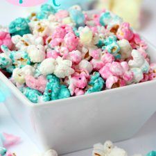 Ingredients Candy Coated Popcorn Recipe, Colorful Popcorn, Cotton Candy Popcorn, Fest Mad, Cake Ball, Gluten Free Candy, Popcorn Treats, Trolls Birthday Party, Candy Popcorn