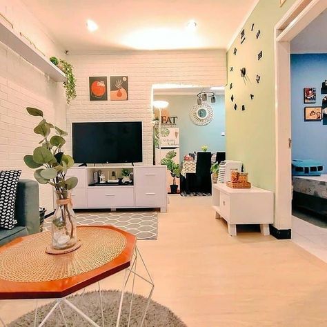 Inspirasi desain dapur minimalis Hall Paint, Minimalis House Design, Cozy Condo, Ruang Tv, Home Decor India, Small Living Room Decor, Stage Decorations, Decor Trends, Home Design Decor