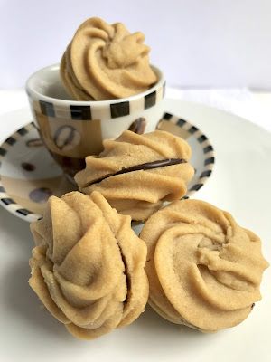 Coffee Kisses Coffee Kisses, Coffee Cookies Recipe, Coffee Biscuits, Inspiring Others, Coffee Cookies, Xmas Cookies, Smell Amazing, Biscuit Cookies, Bake Sale