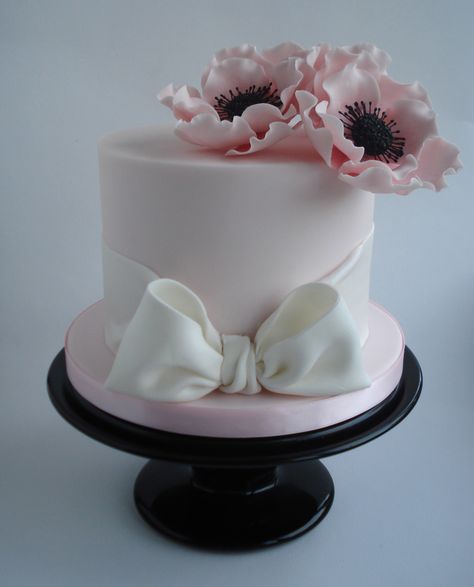 Birthday Cakes - pretty anemone flower cake x Lace Wedding Cake Ideas, Mini Wedding Cakes, Anemone Flowers, Luxury Cake, Lace Wedding Cake, Wedding Cake Ideas, Birthday Cakes For Women, Cakes For Women, Anemone Flower