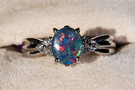 Black opal engagement ring. Diamonds are too common. Black Opal Engagement Ring, Art Coquillage, Black Opal Ring, Opal Engagement, Engagement Rings Opal, Beautiful Engagement Rings, Pretty Rings, Gorgeous Jewelry, Black Opal