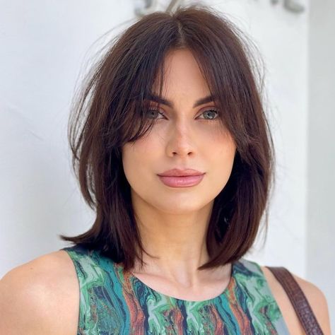 Bob with Tousled Curtain Bangs Trendy Curtain Bangs, Haircuts For Oval Faces, Flattering Haircuts, Bangs Ponytail, Office Hairstyles, Long Shiny Hair, Oval Face Haircuts, Hair Adviser, Big Forehead