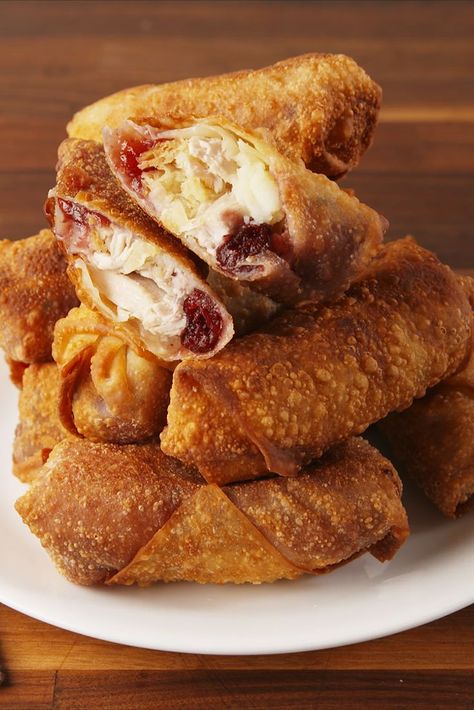 Thanksgiving Egg RollsDelish Thanksgiving Egg Rolls, Rolls Thanksgiving, Thanksgiving Leftover Recipes, Leftover Turkey Recipes, Egg Roll Recipes, Tasty Videos, Thanksgiving Leftovers, India Food, Thanksgiving Appetizers