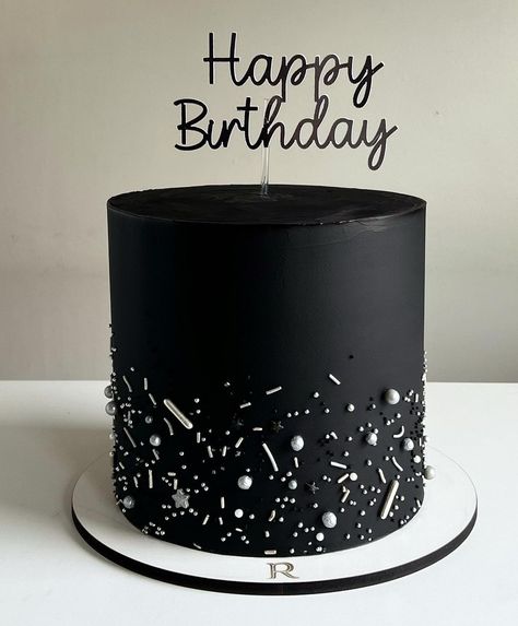 Black Cake With Sprinkles, Black White Cake Birthday, Black And Silver Cake For Men, Black Minimalist Cake, Black Cake For Men, Black And White Cake Aesthetic, Simple Black Cake, Men Cake Ideas, Black Cake Ideas