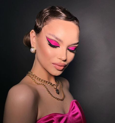 Pink Vibe, Fashion Outfits Dresses, Natural Prom Makeup, Makeup News, Barbie Makeup, Glamour Uk, Unique Makeup, Beautiful Eye Makeup, Outfits Dresses