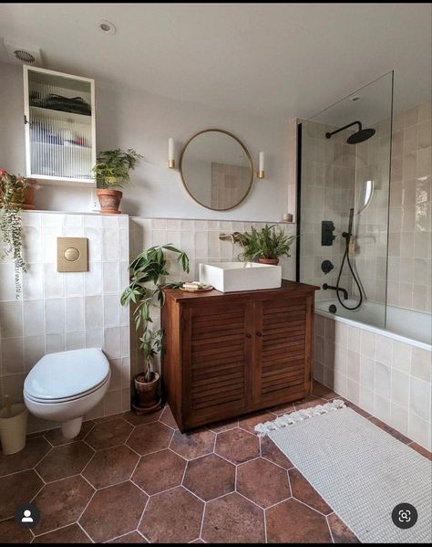 Spanish Guest Bathroom, Spanish Boho Home, Meditterean Bathroom, Mexican Modern Bathroom, Spanish Mediterranean Interior Design, Boho Master Bath, Post Modern Bathroom, Modern Spanish Style Bathroom, Spanish Modern Bathroom